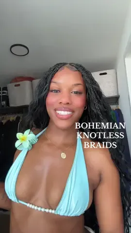 My first time doing Knotless braids… i filmed a whole toutrial coming soon. I fully was inspired by @ana ❤️ her hair made me do it 😂#bohemianknotlessbraids #knotlessbraids #boraborabraids #boxbraids #knotlessbraidstutorial 