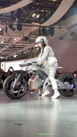Yamaha представила невероятный самобалансирующийся электромотоцикл без руля🤯 Как вам?👇🏻 #тренды #технологии #мирбудущего #техника #инновации #наука #новости #электромотоцикл #yamaha 