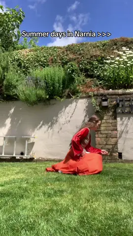 Tell me these arnt the vibes you want#narnia #narniatok #lucypevensie #lucypevensiecosplay #narniacosplay #narniatiktok #lucypevensieedit 