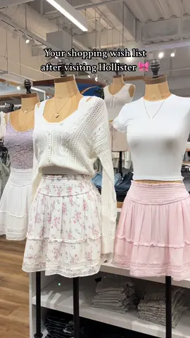 Always ready for those new arrivals🎀 #hollister #hollisterhaul #abercrombie #stjamesquarter #retail #summeroutfits #linen #summerdress #sundress #tiebackdress #linentrousers #skort 