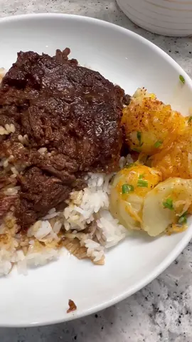 Smothered Steak & Gravy! #louisiana #riceandgravy
