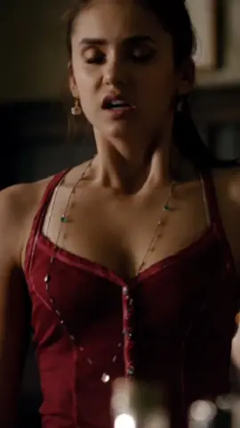 Elena se asusta a ver a Damon sin nada #delenaedits #delenatvd #delenaforever #thevampirediares #thevampirediariesuniverse