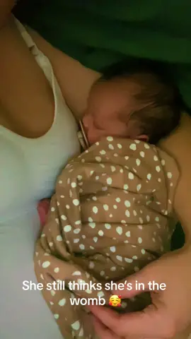 Tiny baby scrunch 🥰