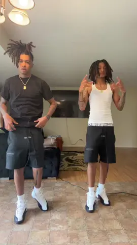 Toot toot 😂🥳 keep doin our dance & taggin us🔥🤞🏽 dc : me &@Him2.0💙💫 @Him 3.0💫🐐  #fyp #akeesavv #viral #trending 