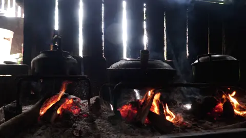 Art of firewood cooking, Filipino style! Watch as we prepare delicious traditional dishes with authentic methods passed down through generations.  Perfect for food lovers and culture enthusiasts! 🇵🇭🍲  #FilipinoCuisine #FirewoodCooking #TraditionalCooking #Foodie #PinoyFood #CulinaryHeritage #ViralRecipe #CookingTips #Delicious #FoodCulture #TastyTreats