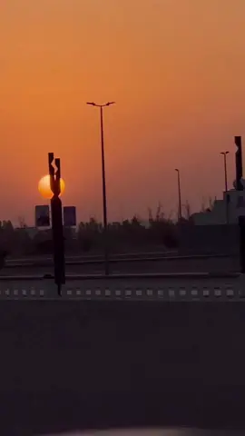 الغروب في حائل🥺#غروب_الشمس_تصويري #حائل #محمد_عبده #tiktok #جمال-الغروب#fypシ #CapCut #تصويري 