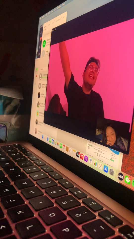 harus vcall trs pokonya @omr👺 smgt kaum yg pd baru mau mulai ldr krn kuliah😋🫂 