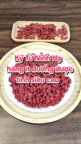 Dòng Kỷ tử Ninh Hạ ít đường này là loại kỷ tử có độ dược tính cao nhất trong họ kỷ tử rồi. dòng này rất ít nhà chạy vì giá khá cao và khó đặt hàng được... sau gần 1 năm thì nhà mình lại có hàng này rồi nha #kytuninhha #kytu #tiemmocdan 
