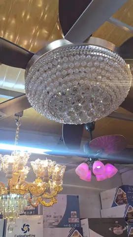 mẫu  Quạt  6 cánh   động cơ  lõi  đồng   hàng  cao cấp  có  chế  độ  đảo  chiều  ,và  làm  mát  ,có  hẹn  giờ, sử dụng  bằng  điều  khiển 