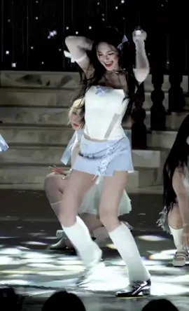 chiquita's dance break 🫠😳 #chiquitababymonster #forever #foreverbabymonster #babymonster #kpopfyp #fyp 