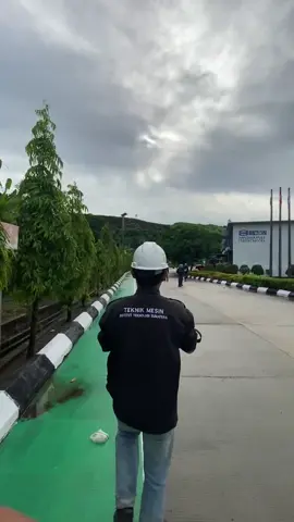 emang boleh seasik ini🤪 #fyp #mechanicalengineering #bumn #teknikmesin #helmkuning 