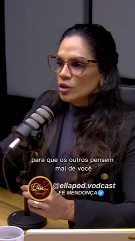 ISSO É UM FATO E É VIDA REAL GENTE!!! ÓBVIO QUE TEM GENTE QU NÃO GOSTA DE VOCÊ E QUER SEU MAL!!!! QUER TE DERRUBAR…  PESSOAS FALSAS, PESSOAS COM CARÁTER DUVIDOSO, PESSOAS INVEJOSAS MUITAS VEZES ELAS NÃO FALAM DE VOCÊ…. ELAS INSINUAM… E COMO ELAS NÃO CONSEGUEM TE ATINGIR, ELAS MANIPULAM OUTRAS PESSOAS CONTRA VOCÊ… É A ARTE DA MANIPULAÇÃO! MAS VOCÊ TEM AO SEU LADO AQUELE QUE NÃO DORME E TE GUARDA O TEMPO TODO. SIMPLESMENTE CAMINHE, NÃO PARE, NÃO DESISTA… OS SEUS RESULTADOS VÃO APARECER, SEUS OBJETIVOS SERÃO ALCANÇADOS, E AS MÁSCARAS VÃO CAIR. E UM OBS.: NEM TUDO QUE RELUZ É OURO, CUIDADO PARA QUE VOCÊ NÃO SEJA UMA DESSAS PESSOAS SENDO MANIPULADAS!  #verdade #vidareal #ellapod #falsidade #deusnocomando #mulheresreais #deus #deusebomotempotodo #vidareal #naodesista 