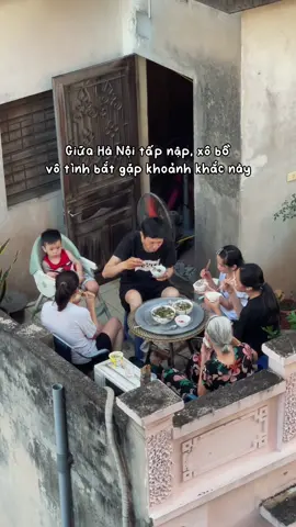 chợt nhận ra cuộc sống chỉ cần như vậy là đủ...  #hobeng #hanoi 