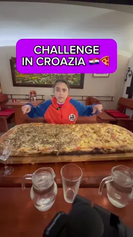 Sono volata fino in Croazia per mangiare la pizza più grande del mondo e provare a vincere 1500€ NON IMITATE #chiaramangiatutto #neiperte #croazia #pizza #nutella  @FOODNAPOLI 