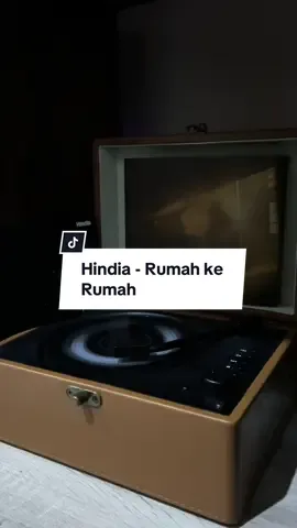 Indisya Panda Anggra Caca Sismita Prempuan terkuat dalam hidupku Terjanglah apa pun yang kalian tuju Kau datang saat gelapku merekah Seluruh hatiku untukmu Meidiana Kau pantas dapatkan yang baik di dunia Smoga kita bertahan lama Pindah berkala rumah ke rumah Mengambil pelajaran jika berpisah Jikalau suatu saat berujung indah Catat nama kita dalam sejarah Pindah berkala rumah ke rumah Mengambil pelajaran jika berpisah Jikalau suatu saat berujung indah Catat nama kita dalam sejarah.. @Hindia - Rumah ke Rumah #hindia #menaridenganbayangan #teamhindia #baskara #baskaraputra #rumahkerumah #feast #lombasihir 