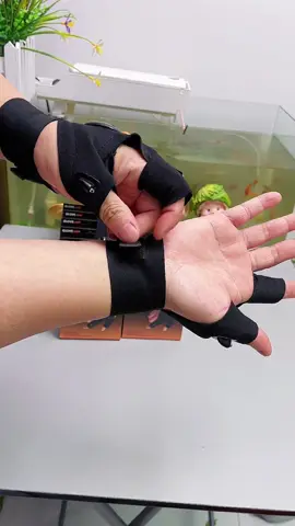 Sarung Tangan Senter Serbaguna Glove Right Left Hand Flashlight LED Half Finger Outdoor #lewatberanda #fyp #glove  #shopmaster #sarungtangan  #sarungtangansenter 
