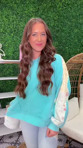 Adding both colors of the paisley top to the cart immediately!💙✨💚 #foryou #fypage #shopping #whiskeydarling #whiskeydarling #cute #fashion #inspo 