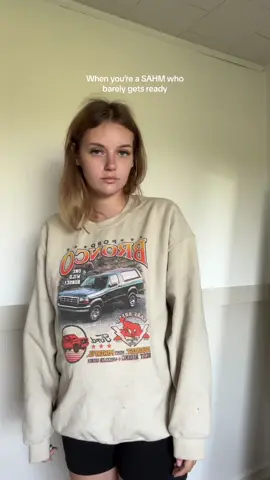 Granted i do look a little more put together usually but i just woke up and this is funny to me🤪😂 #sahm #momtok #25weekspregnant #thirdtimemom #toddlermom #MomsofTikTok #sahmlife #pregnantmom 