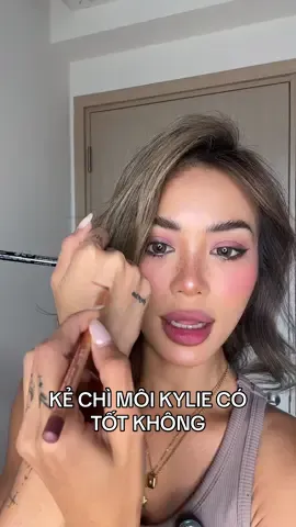Đợt này làm kẻ chì môi ok quá nè #LearnOnTikTok #makeup #kyliecosmetics 