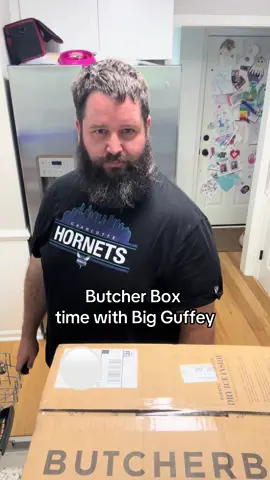 Butcherbox time! This is how we save on our grocery bills. I have a 🔗 for a referral code in my 🔗🌳 #butcherbox #husbandsoftiktok 