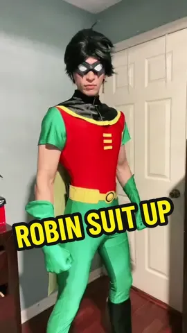 Suiting up for @metrocon_fl  #robin #robincosplay #teentitans #teentitanscosplay #cosplay #cosplayer #dccosplay 
