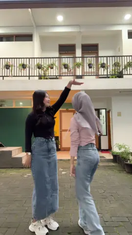 kasian si @wulan andini pengen bikin ini tapi gaada cowo nya 🫠