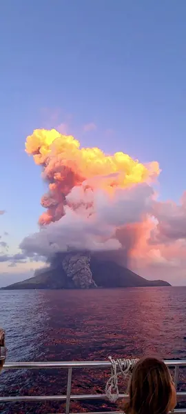 didn't expect it but what a treat we got!  #stromboli #volcano #eruption #eolianislands #kaboom #sicily #bestdayever #holiday #Summer #sunset 