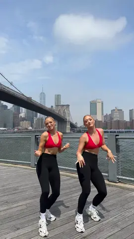 Dancing in New York feels right.  💃🏼💃🏼 #twins #dance #babyilikeit
