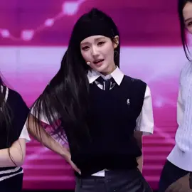 one of her best looks i cant stop thinking abt her #seoyeon #tripleS #seoyeontripleS #seoyeonedit 