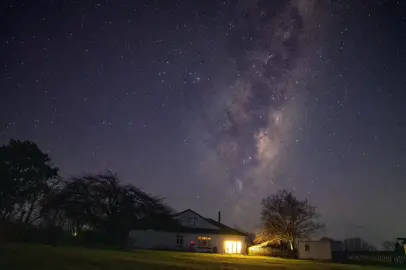 Sometimes you get little surprises when timelapsing the Milkyway, like a meteor shower you didn't know was happening #photography #milkyway #astrophotography #newzealand #fyp 