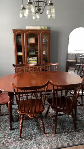 @Ruggable LLC are the best rugs! This darker rug makes me want to change the living room rug sooo bad!  #ruggable #diningroom 