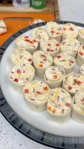 Bacon veggie roll ups are the perfect summer pool snack. Easy to make and take with you to the pool, beach, or bbq. #easyappetizers #EasyRecipe #poolsnacks #poolfood #bbqfood #beachfood #snacks 