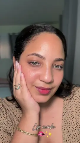 🫦✨ ✨Suede matte lip liner: Brooklyn Thorn @NYX Professional Makeup  ✨ Tinta Cherry Bomb Tint Me @Cyzone  ✨ Crystal Shine lip-gloss: It Girl  @Oulac Cosmetics  . . . #lipcombo #lipgloss #lipliner #lipsticktutorial #makeup #beauty 