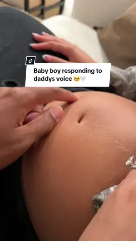 All those mornings & nights of Toine talking to him are paying off he loves kicking at his voice/taps 🥺 somebody wake me up I feel like im dreamin!  #pregnant #dadsoftiktok #MomsofTikTok 