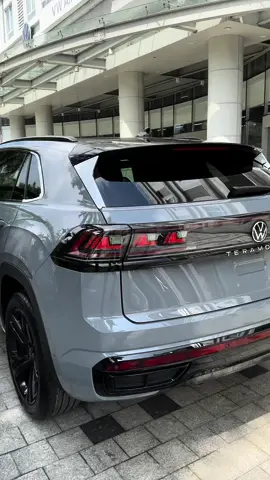 Volkswagen Teramont X Platinum xám xi măng giá 2,168🌹. Hỗ trợ vay 80% giá trị xe #vw #vwanphu #teramontx #SUVcaocap 