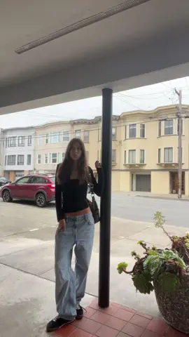 y is it cloudy now #sanfrancisco #fog #Summer #outfit #brat #bratsummer 