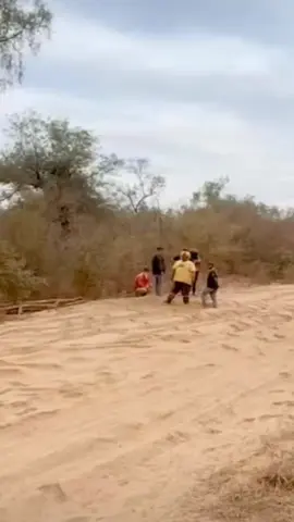 ndokakavei piñón fijo 😂😂😂 #humor#tcr #rally #chaco #paraguay #paraguay🇵🇾 #humortiktok #humorbr #transchacorally #rallychaco2024 #viral #viralvideo #viraltiktok 