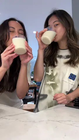 Making Fresh Soy Milk with @Steph inspired by an iconic Soy and Tofu Factory as seen on The Streets Hong Kong on 7:30pm Mondays or on @SBS On Demand #thestreetshongkong #plantbased #freshsoymilk #ad 