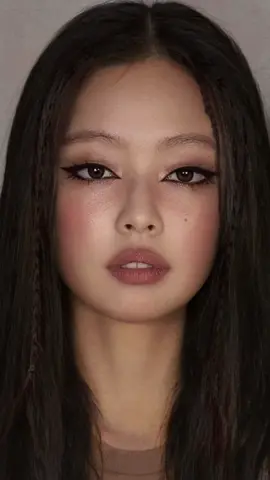 Dark Feminine Makeup Inspo #inspo #makeup #darkfeminine #darkmakeup #douyin  #aesthetic #pinterest #fyp #music #feminine #dark  #makeupinspo #jennie 