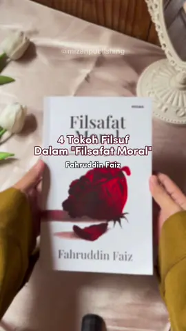Kalau kamu baca Filsafat Moral, kamu akan ketemu dengan 4 tokoh filsuf dunia yang akan menjelaskan perspektif mereka tentang moral secara mendalam. Jadi, nggak cuma dari satu tokoh aja. Setiap tokoh ini punya pandangannya sendiri-sendiri, lho. Walaupun berbeda, tapi tujuannya sama. Untuk kebaikan. Udah siap untuk belajar soal Moral? Dapatkan bukunya di sini! bit.ly/bukufilsafatmoral #FilsafatMoral #FahruddinFaiz #PenerbitMizan #PunyaBukuItuKeren #BukuFilsafat #Filsafat #Moral 