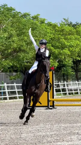 Terimakasih Putraku Cavs, Kamu Membuatku Percaya Bahwa Kita Bisa Terbang ♥️ #fyp #aprisdevita #tiktok #trendingvideo #equestrian 