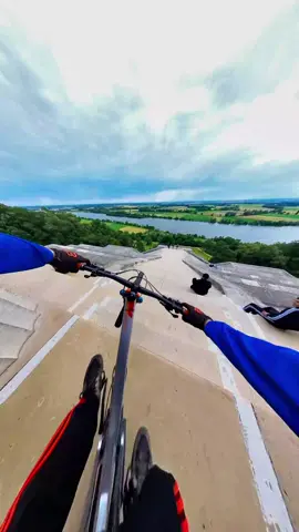 Regensburg Mtb bike (closed test track, nobody in danger) #manual #pivotfirebird #mtb #clip #Bike 