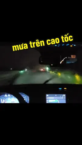 lái xe trời mưa trên cao tốc, trận mưa lịch sử ngập cao tốc #caotocdaugiayphanthiet #fordeverest #hondacivic #laixeantoan 