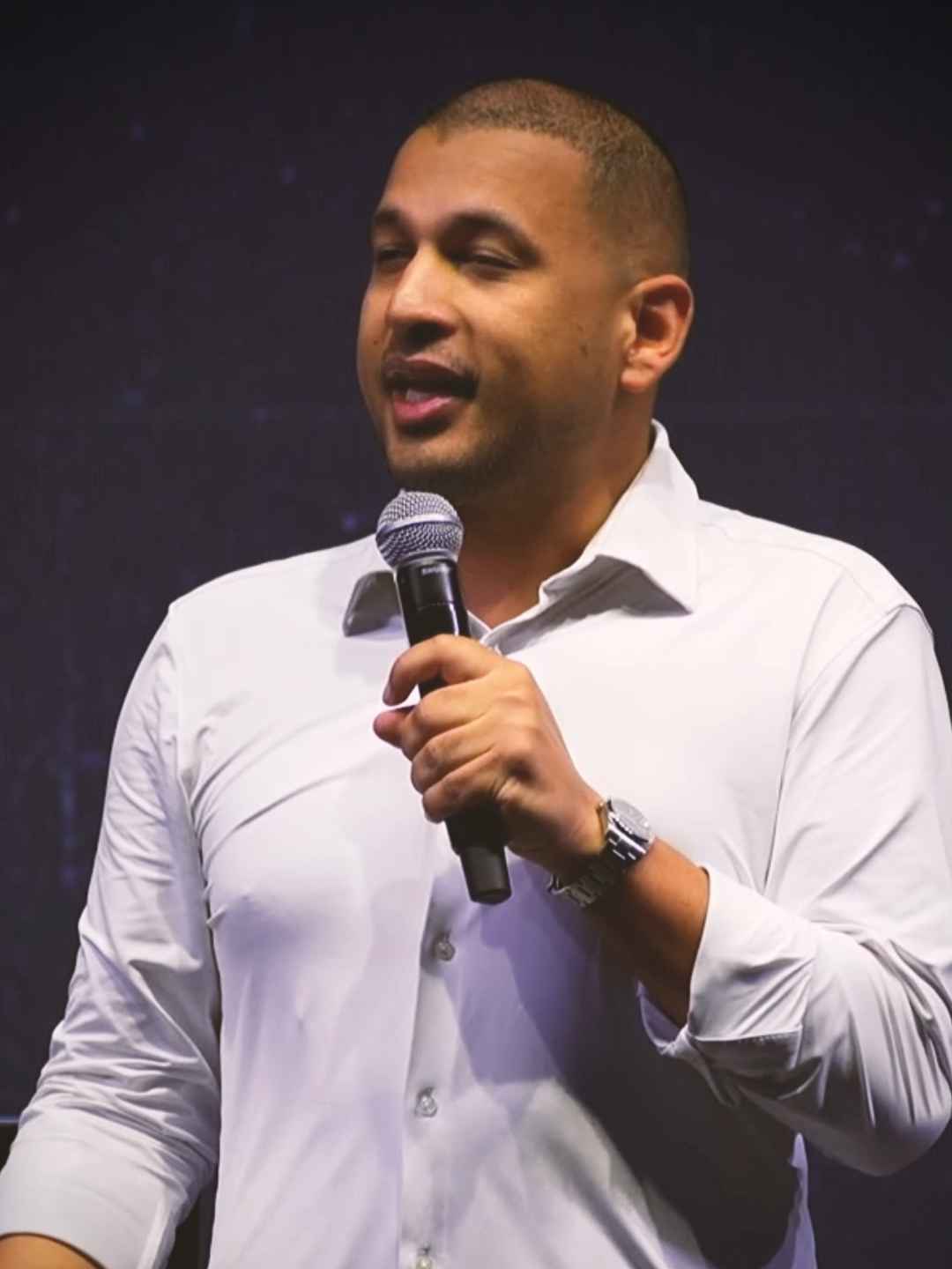 DEUS TRANSFORMA MALDIÇÃO EM BENÇÃO #deus #raiquecarmelo #benção #mensagemdedeus #pregação #mudança Veja a pregação completa no canal do Youtube Get Church TV - DEUS NÃO TRABALHA COM DESOCUPADOS | PR. RAIQUE CARMELO | GET CHURCH FLORIPA