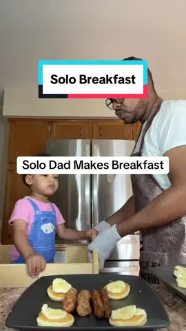 Solo Dad Breakfast #notwhatmamamakes #veggiefries #banana #pancakes #solodad #overcooked 