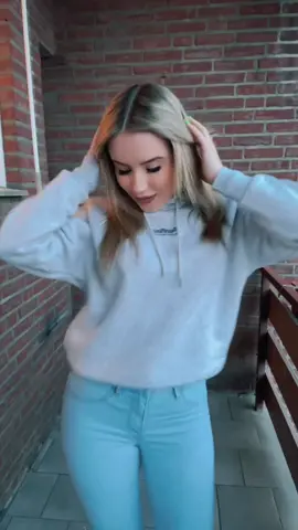 bo Twoje ruchy są, jak mocna kawa z rana😁#mateuszpodemski #kawa #z #rana #disco #polo #viral #fypシ #polishgirl #girl #woman #dc #dlaciebie #foryou #foryoupage #xyzbca #mood #viralvideo #zasięgi #me 