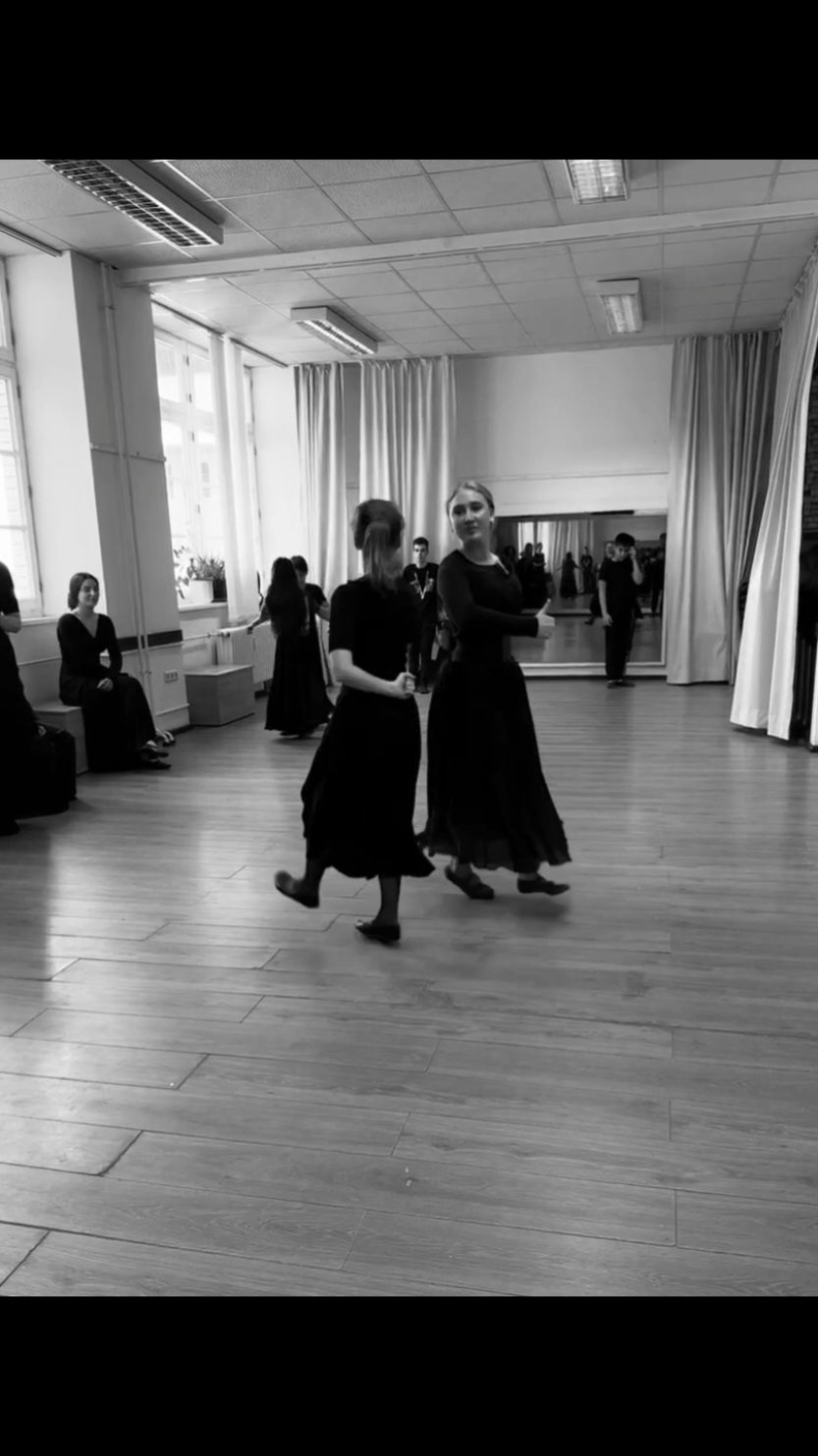 @Caucasiandancing.Berlin🇩🇪 @kostenevychhh #fyp #caucasian #dance #кавказскиетанцы #lezginka #лезгинка #dancer #танцы #berlin #берлин #Summer #2024 #тренировка #урок 