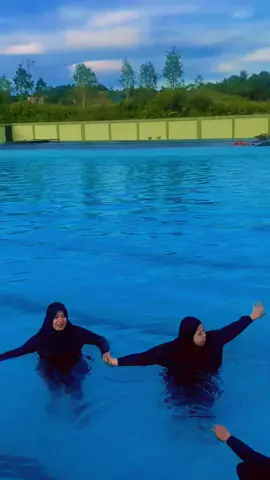 ngesave foto dan video  untuk kita kenang di kemudian hari🥰