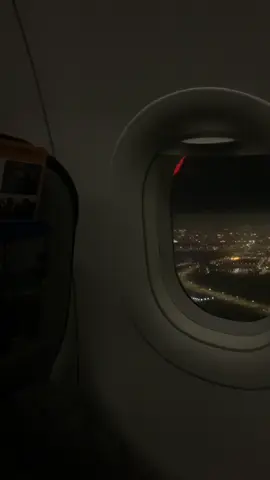 ليل وطيارة يعني هواجيس #سفر #هواجيس #fly #explore #fyp #الشعب_الصيني_ماله_حل😂😂 #جدة #travel #طياره✈️ 