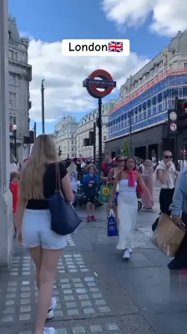 London🇬🇧 Discover the unique universe of 🇬🇧 London, with its own rules, rhythm, and heartbeat. Explore Oxford Circus, Regent Street, and must-see tourist attractions #LondonTourism #OxfordCircus #RegentStreet #MustSeeLondon #London #LondonAttractions #TourismLondon #LondonTouristSpots #TravelLondon #ExploreLondon #VisitLondon #London2024#fyp#fypage#myvideo#foryou#foryoupage#foryoupage#Trending #video#london#tiktok#1m #1millionviews#100k#15svines 